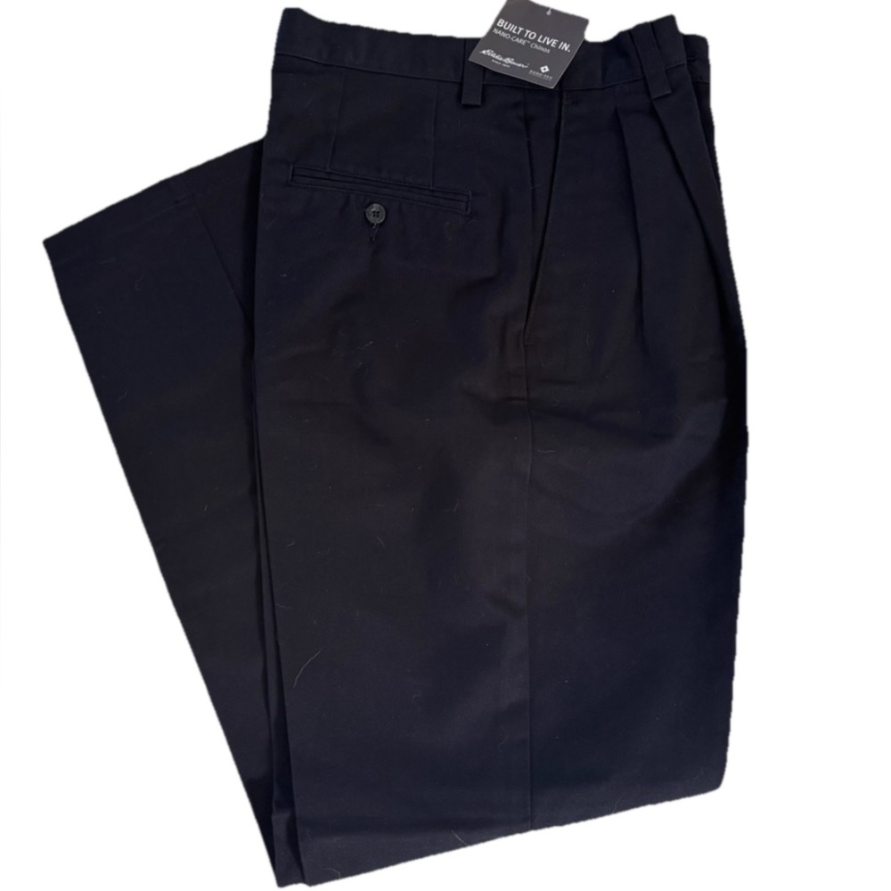 NWT Eddie Bauer High Rise Pleated Black Wrinkle Resistant Khakis 4 P